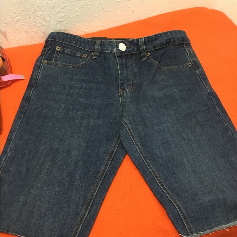 NWT short victorious size 32 2